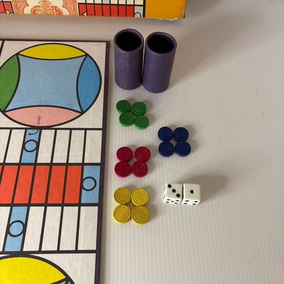 Parcheesi Royal Game of India COMPLETE Set Selchow Righter Vintage 1982 - Picture 3 of 16